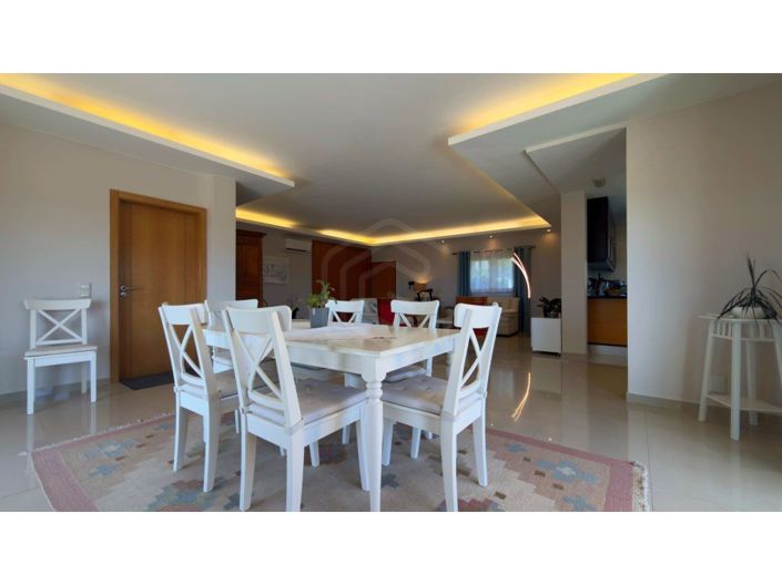 Image No.20-7 Bed House for sale
