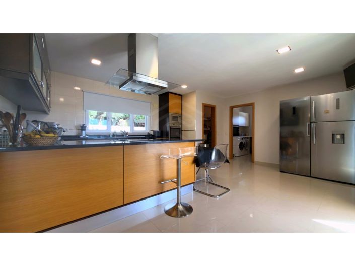 Image No.24-7 Bed House for sale