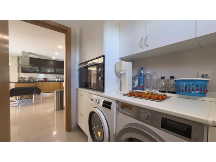 Image No.26-7 Bed House for sale