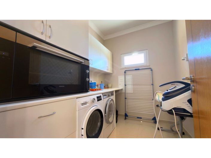Image No.27-7 Bed House for sale