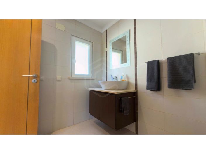 Image No.33-7 Bed House for sale