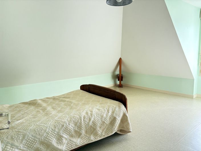 Image No.10-5 Bed House for sale