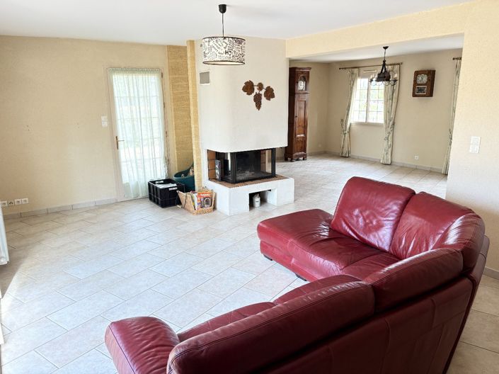 Image No.2-5 Bed House for sale