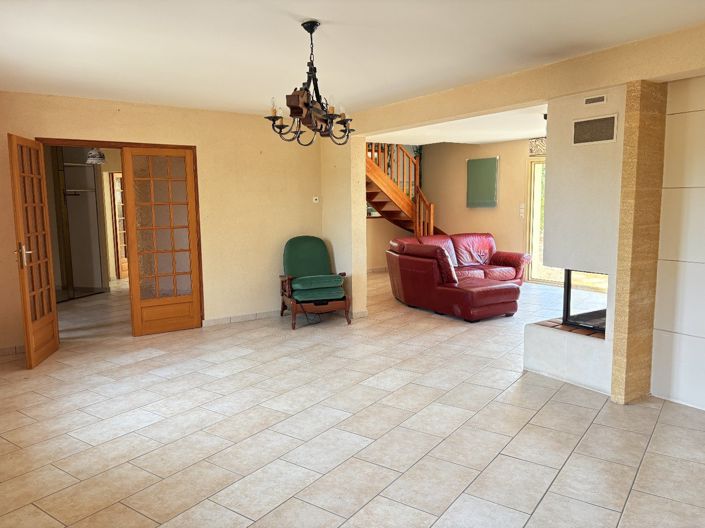 Image No.5-5 Bed House for sale