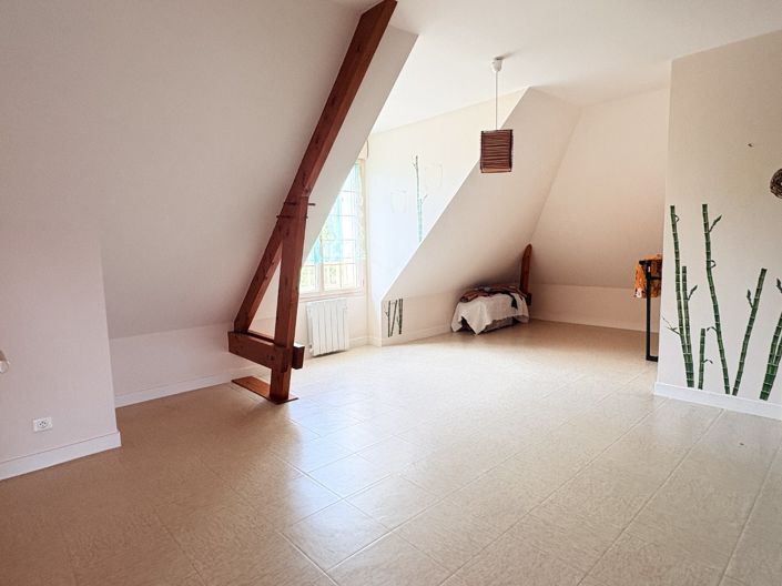 Image No.7-5 Bed House for sale