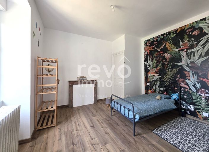 Image No.8-4 Bed House for sale