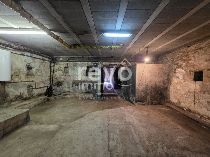 Image No.6-5 Bed House for sale