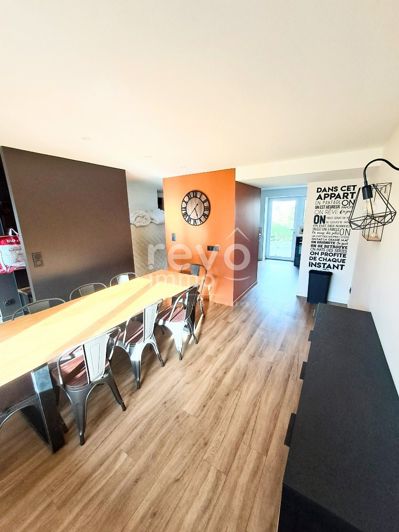 Image No.4-8 Bed House for sale
