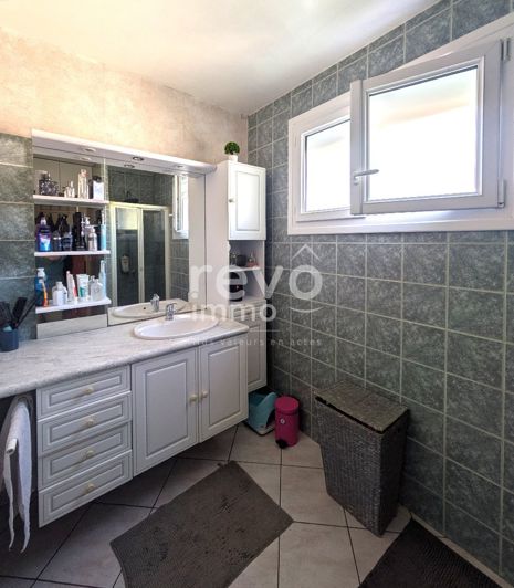 Image No.9-3 Bed House for sale