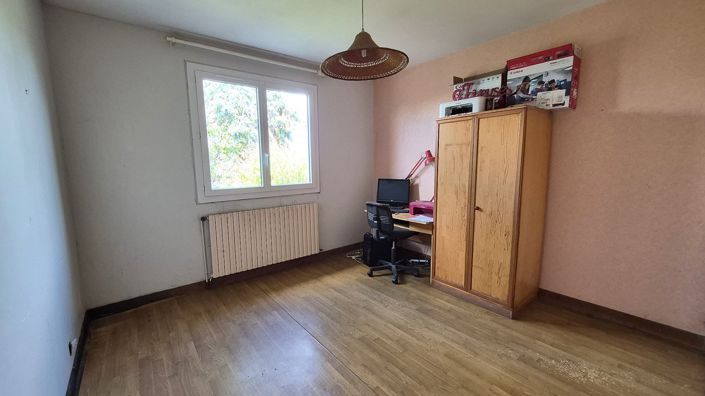 Image No.10-3 Bed House for sale