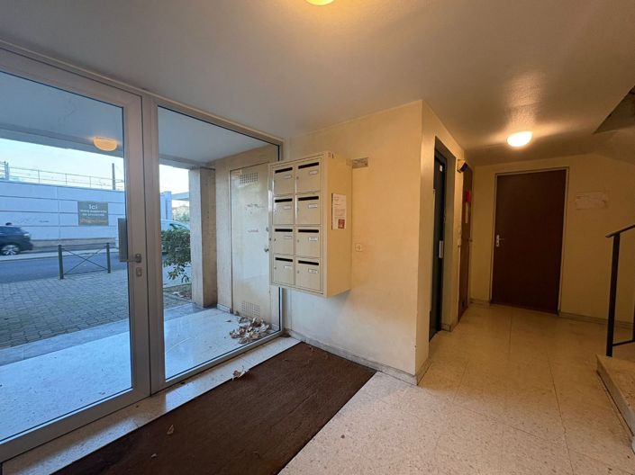 Image No.10-1 Bed Apartment for sale