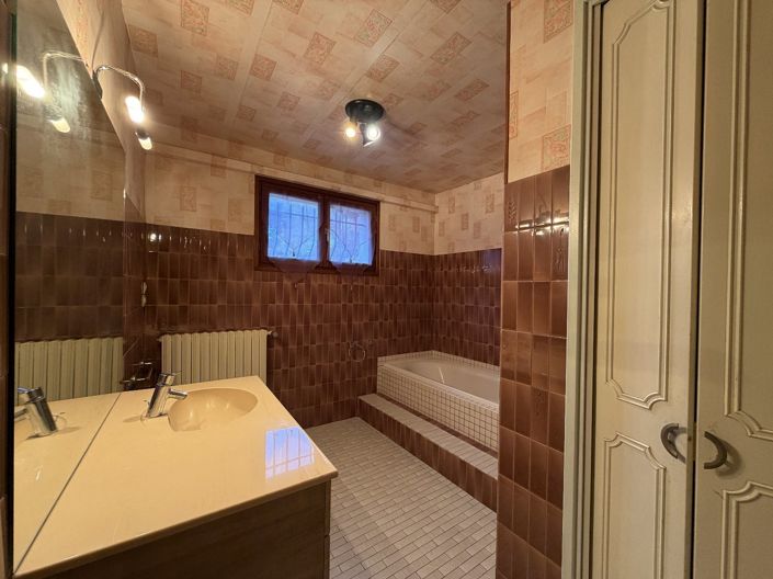 Image No.5-5 Bed House for sale