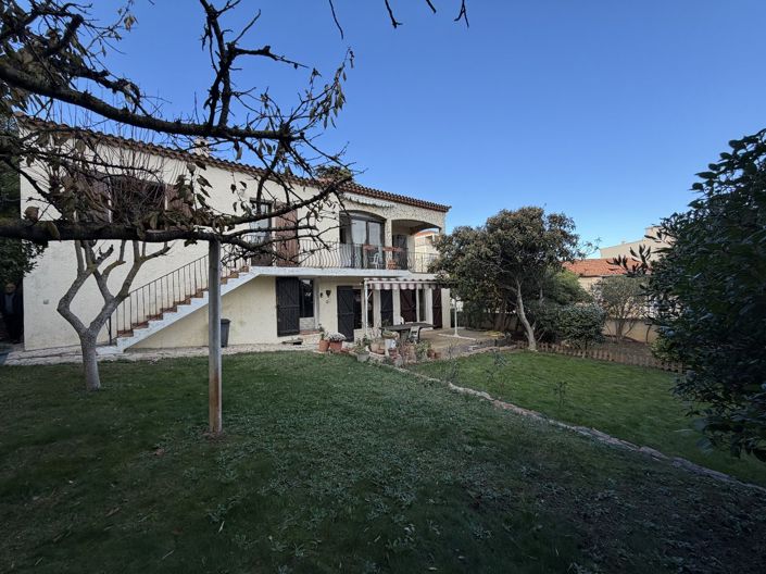 Image No.9-5 Bed House for sale