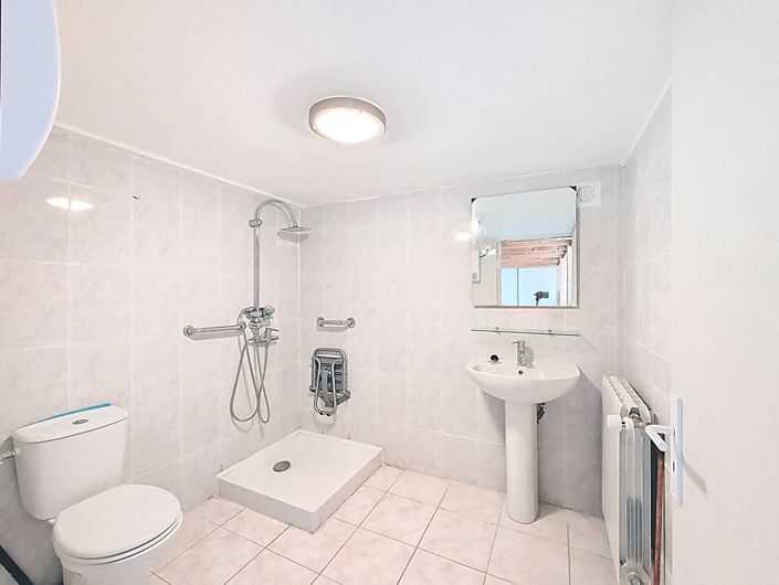 Image No.9-3 Bed House for sale