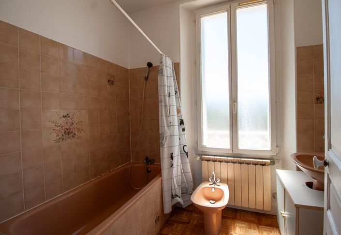 Image No.17-2 Bed House for sale