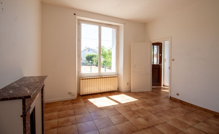 Image No.6-2 Bed House for sale
