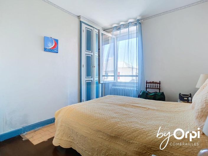 Image No.10-3 Bed House for sale