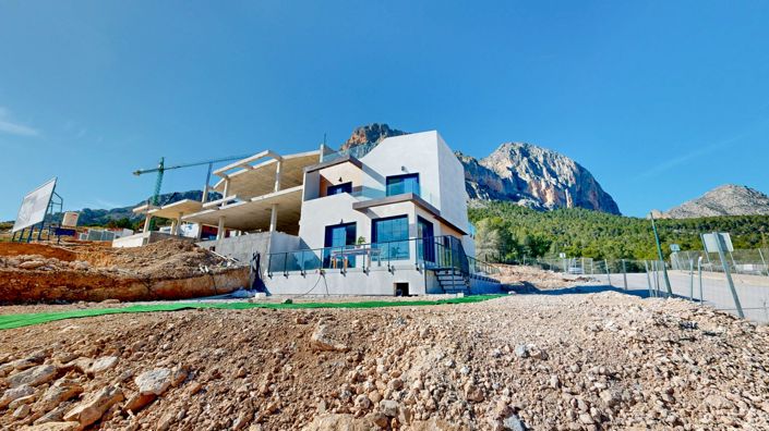 Image No.1-3 Bed Villa for sale