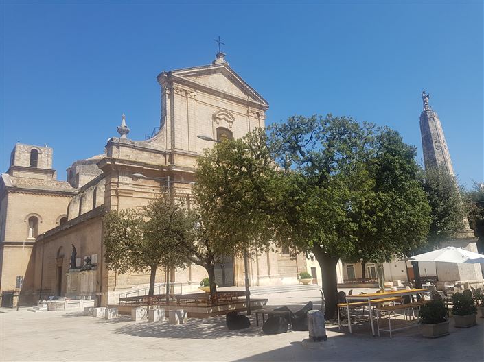 Image No.32-2 Bed Property for sale