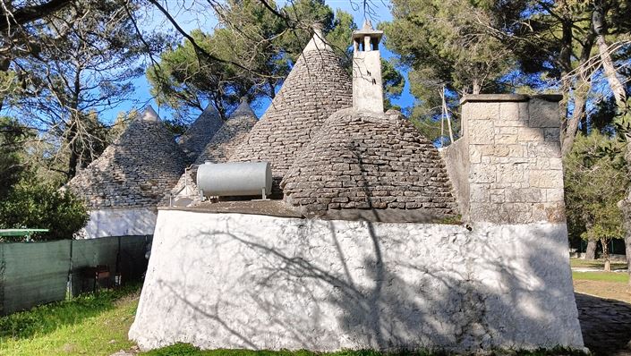 Image No.14-7 Bed Property for sale