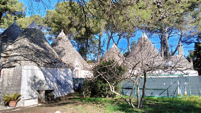 Image No.27-7 Bed Property for sale