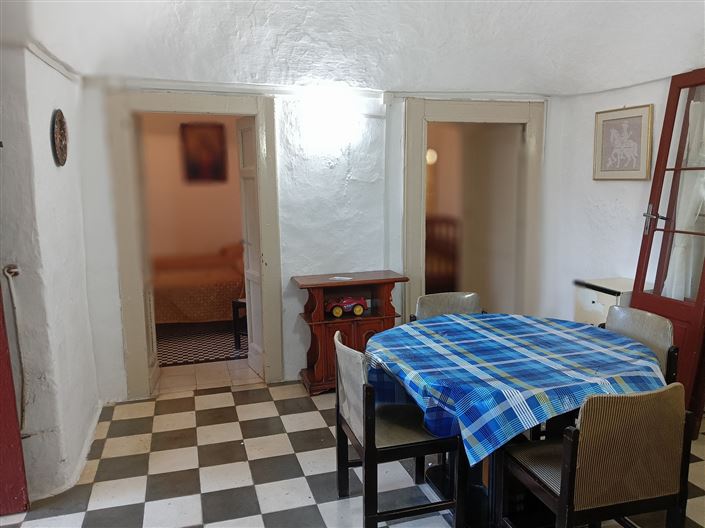 Image No.31-7 Bed Property for sale