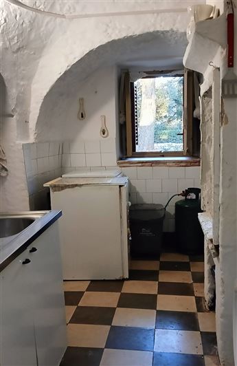 Image No.40-7 Bed Property for sale