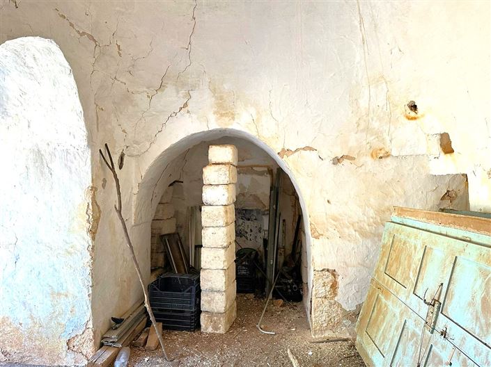 Image No.12-2 Bed Property for sale