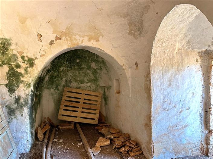 Image No.10-2 Bed Property for sale