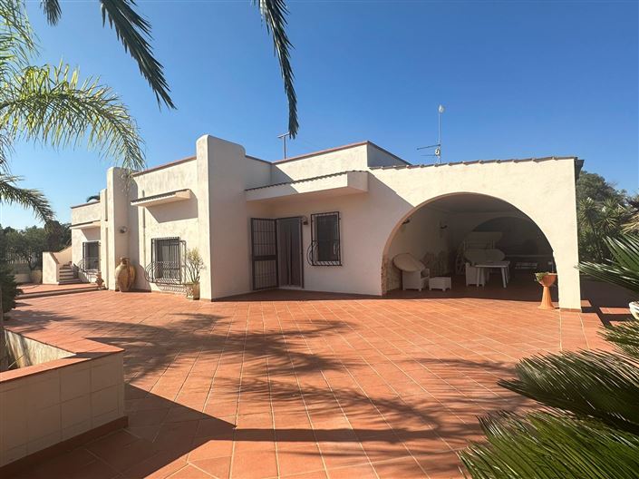 Image No.13-4 Bed Property for sale