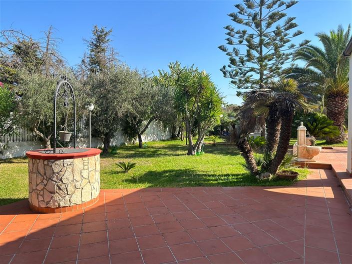 Image No.35-4 Bed Property for sale