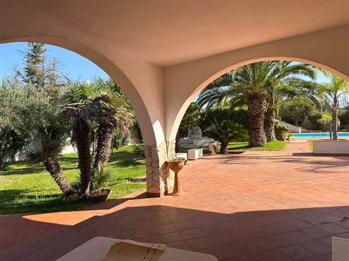 Image No.36-4 Bed Property for sale