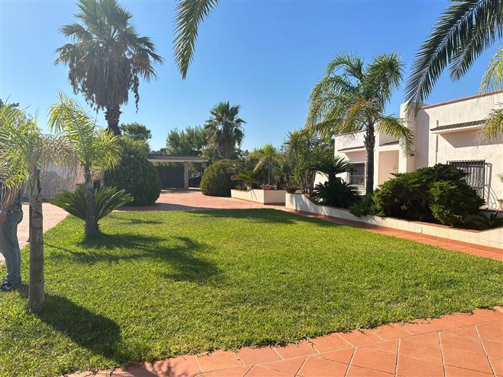 Image No.39-4 Bed Property for sale