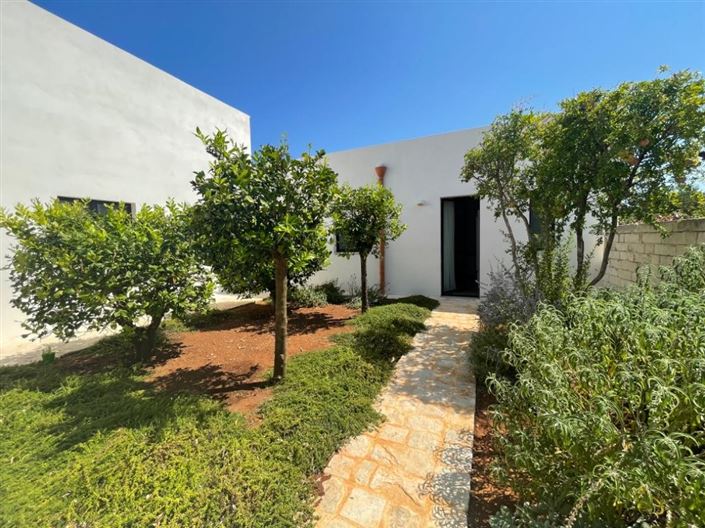 Image No.39-6 Bed Property for sale