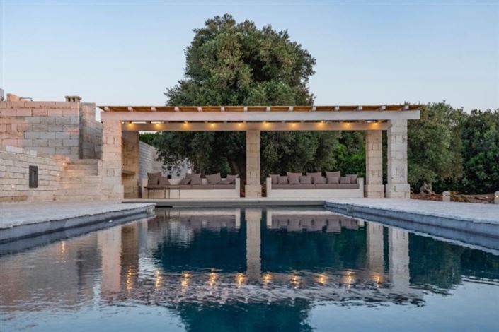 Image No.6-6 Bed Property for sale