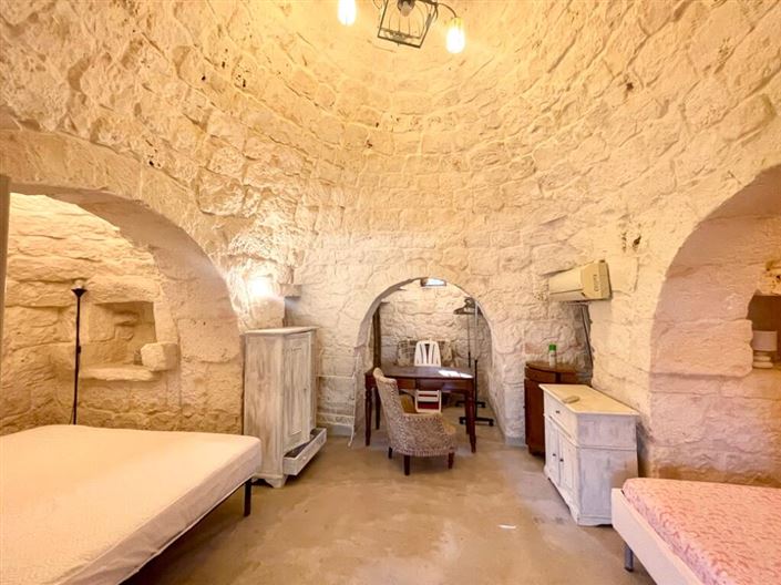 Image No.16-4 Bed Property for sale