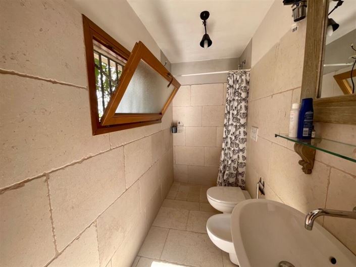 Image No.19-4 Bed Property for sale