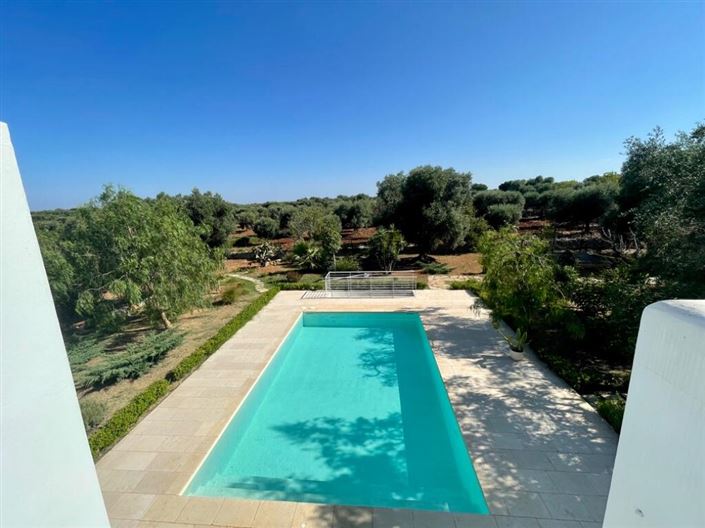 Image No.5-4 Bed Property for sale