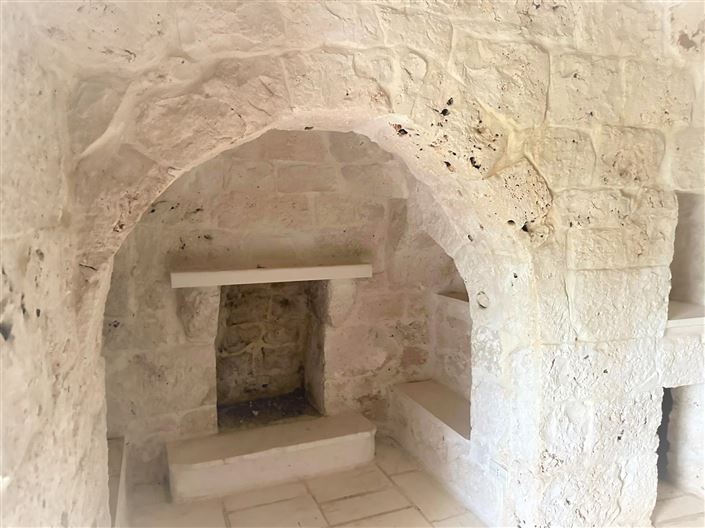 Image No.10-1 Bed Property for sale