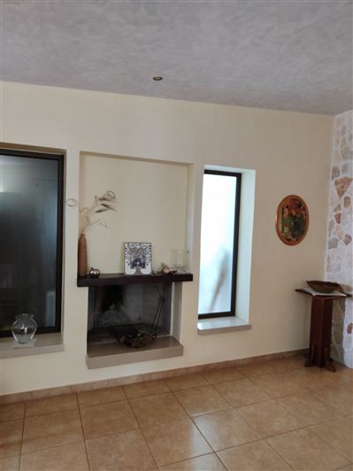 Image No.10-3 Bed Property for sale