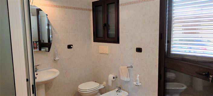 Image No.18-3 Bed Property for sale