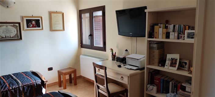 Image No.20-3 Bed Property for sale