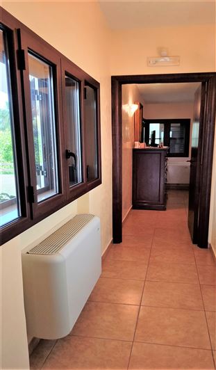 Image No.21-3 Bed Property for sale