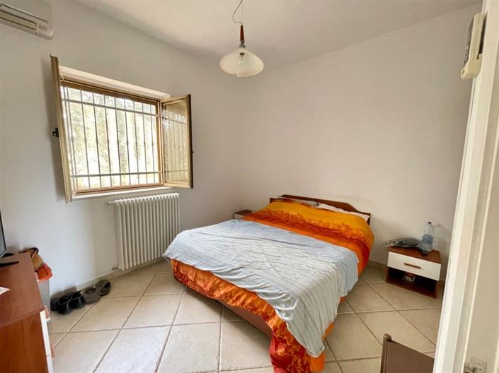 Image No.10-4 Bed Villa for sale