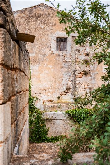 Image No.13-1 Bed Property for sale