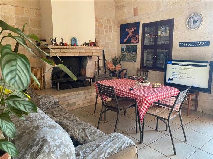 Image No.16-5 Bed Property for sale