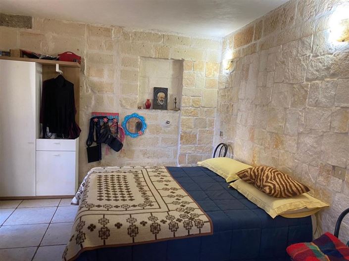 Image No.21-5 Bed Property for sale