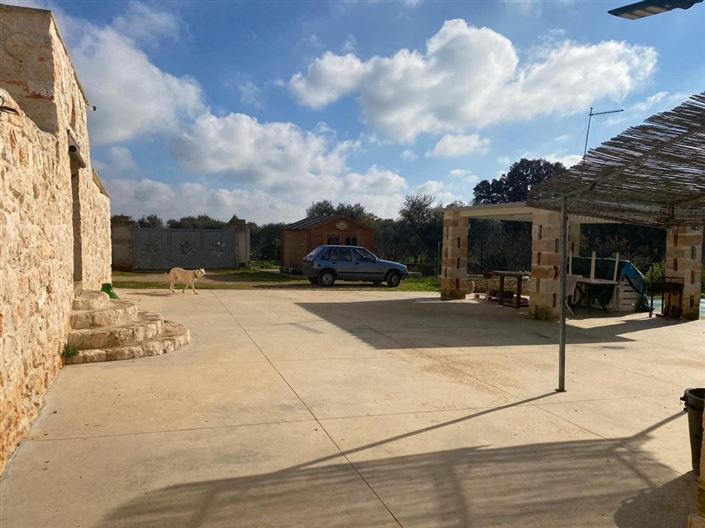 Image No.25-5 Bed Property for sale