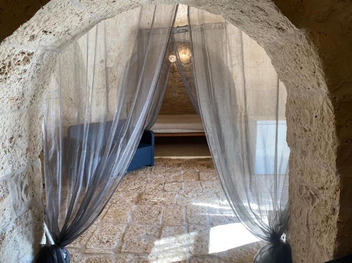 Image No.10-5 Bed Property for sale