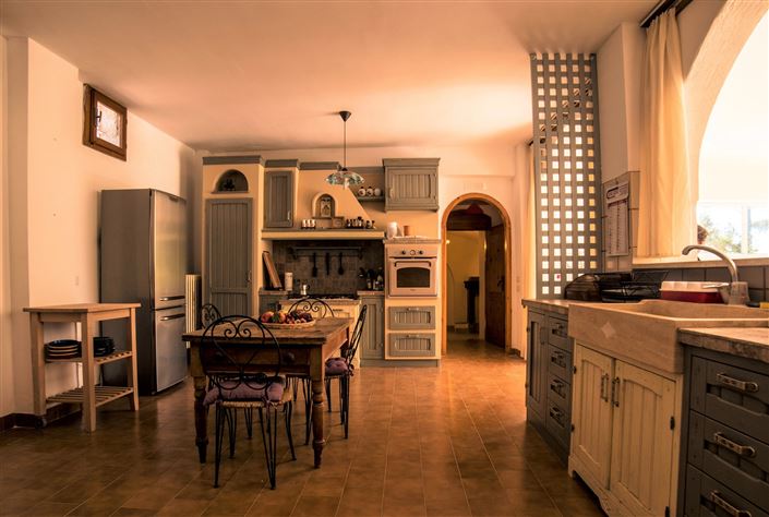 Image No.14-4 Bed Property for sale